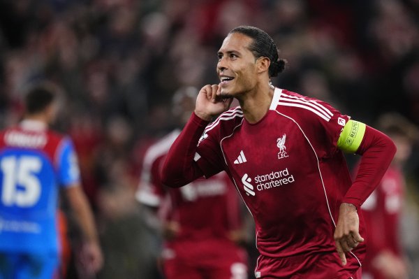 配多多 范戴克: 四连败后我组织了球员会议 必须屏蔽外界噪音专注于自己